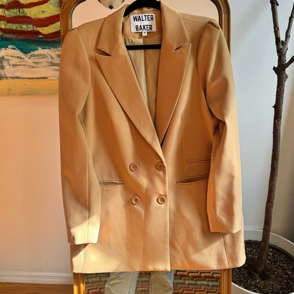 Walter Baker Classic Peak Lapel Double Breasted Blazer in Tan Medium - Picture 2 of 4